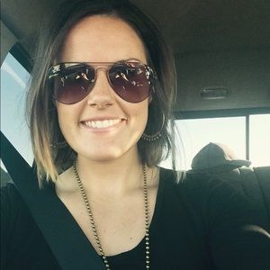 Meet your Posher, Kacee